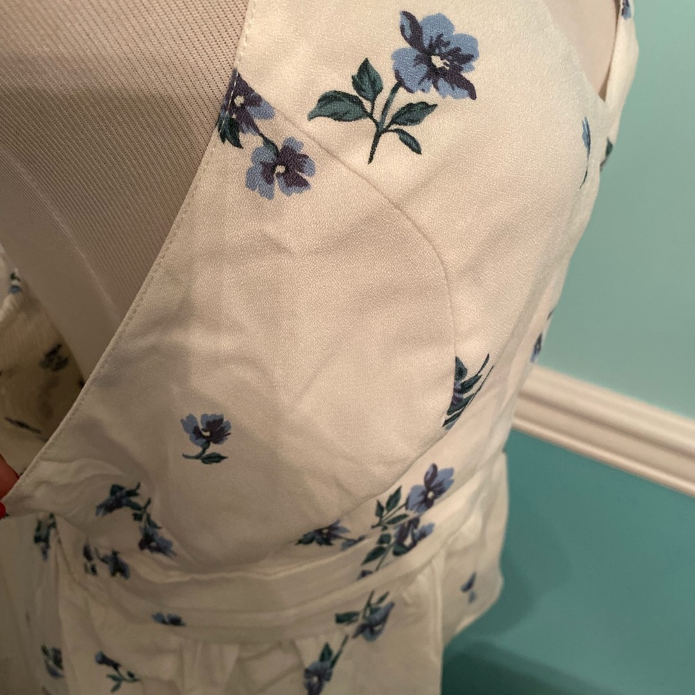 BNWT Halter with Ruched Back - Picture 5 of 7